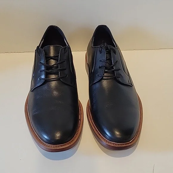 This is brand new from banana republic dressing shoe. Size 10 Banana Republic | Shoes | This Is Brand New From Banana  main image 3